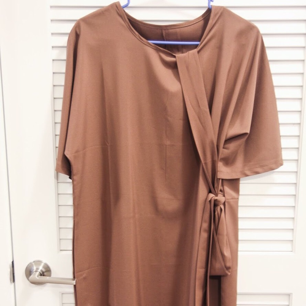 70s silky brown dress with belt